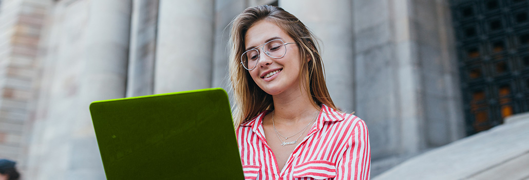 A szolgáltatók világszerte rohamtempóban fejlesztik az 5G hálózati infrastruktúrájukat, a technológiának így egyre többféle mindennapi felhasználása válik lehetővé. Lássuk, milyen változásokra számíthatunk a közeljövőben!